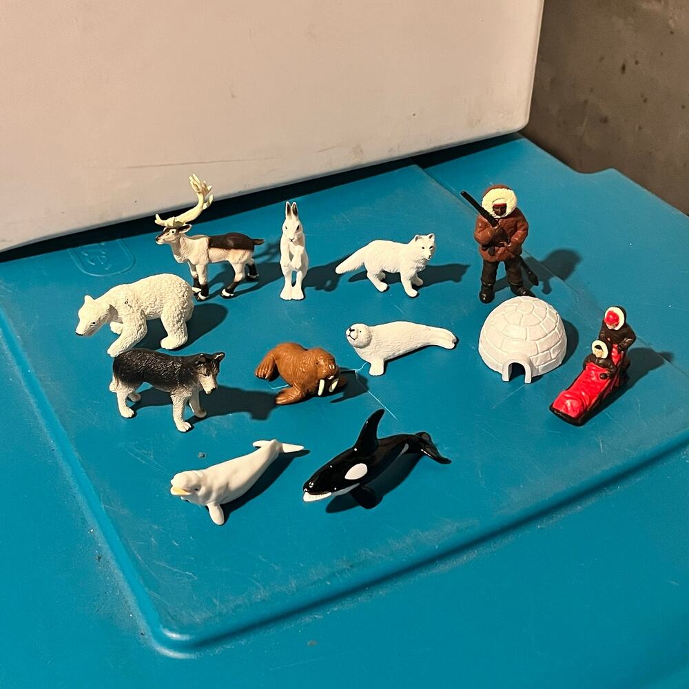 Y2K Safari Ltd. Arctic Animals Creatures TOOB